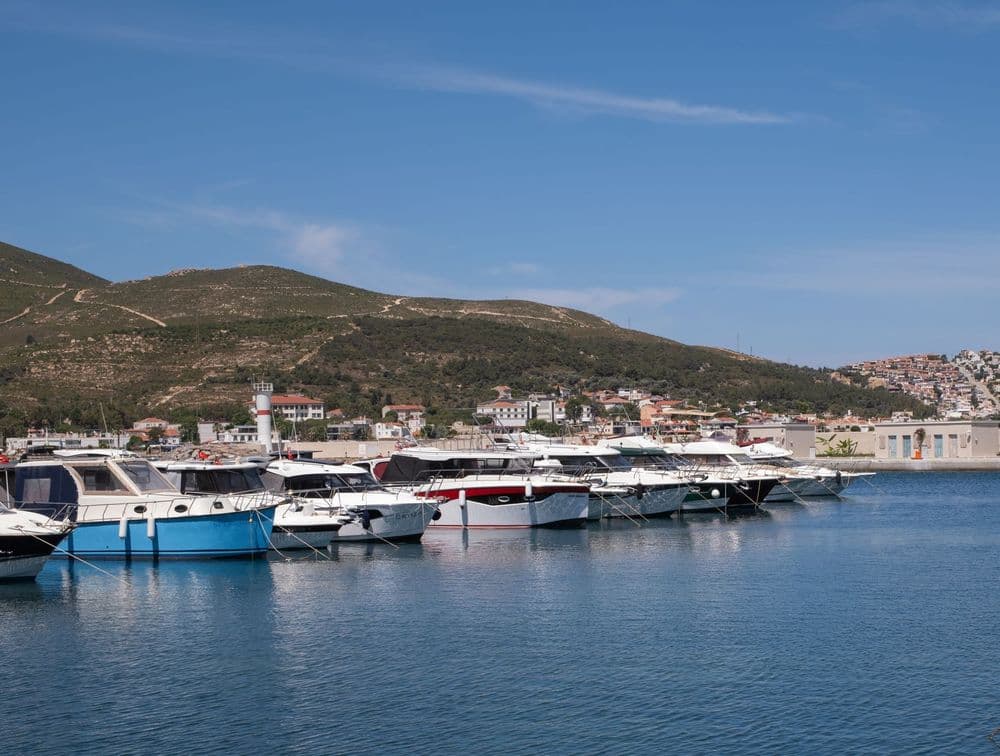 Where to Stay in Izmir: Konak, Alsancak and Coastal Districts